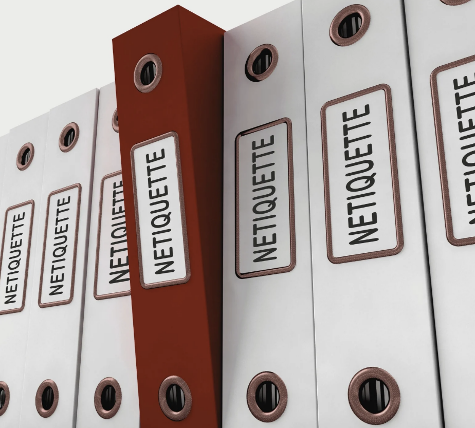 Η Τέχνη της Ψηφιακής Ευγένειας: 10 Κανόνες Netiquette για Savoir-Vivre στο Διαδίκτυο